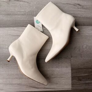 A New Day Lonnie Kitten Heel Stretch Ankle Booties Pointed Toe 8.5